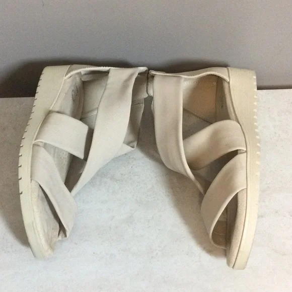 9 Earth Spirit cream strappy zipper back sandals - Picture 7 of 9